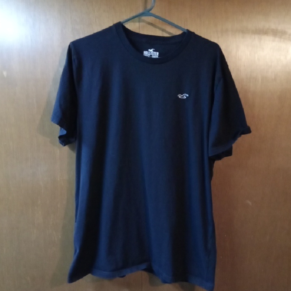 Hollister Men's Black T-Shirt